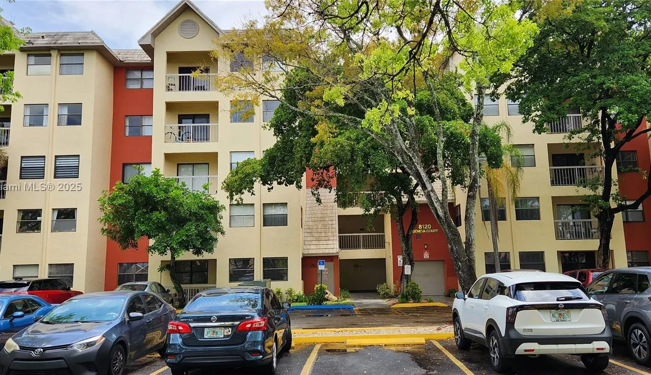 8120 Geneva Ct # 449, Doral FL 33166