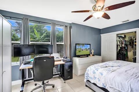 2041 Arcadia Dr, Miramar FL 33023