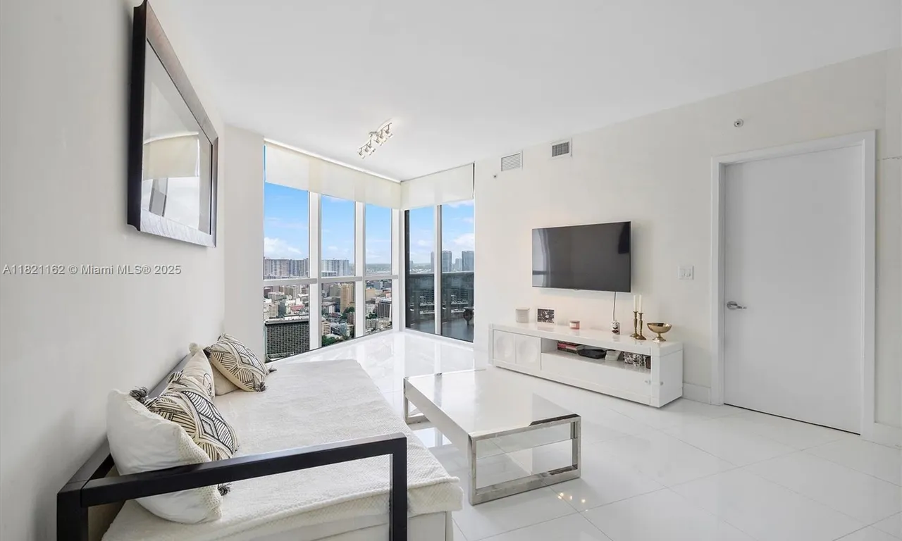 18201 Collins Ave # 2008, Sunny Isles Beach FL 33160