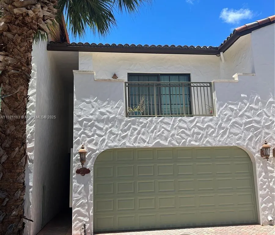 2837 Hidden Harbour Ct, Dania Beach FL 33312