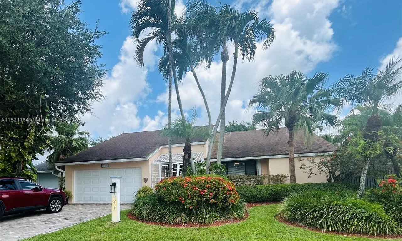 13205 SW 119th St, Miami FL 33186