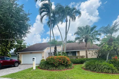 13205 SW 119th St, Miami FL 33186