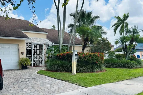 13205 SW 119th St, Miami FL 33186