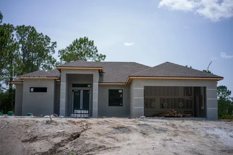 811 Rush Ave, Lehigh Acres FL 33972