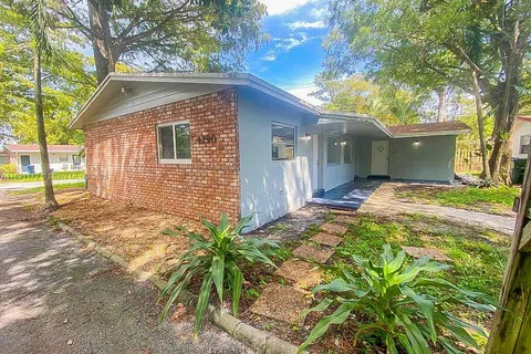 4290 NW 21st Ave, Oakland Park FL 33309