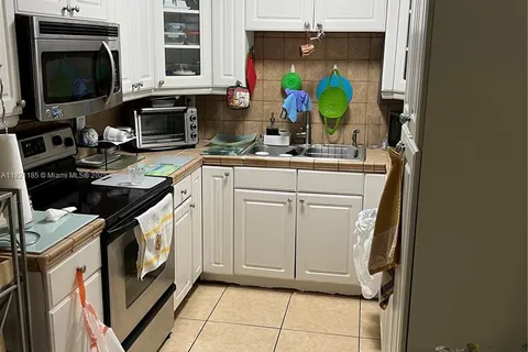 509 W 16 street, Hialeah FL 33010