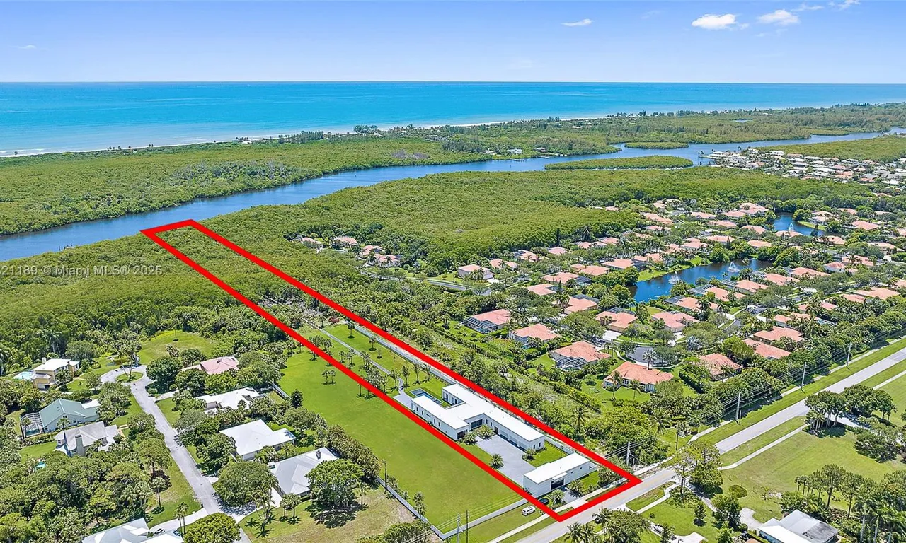 9741 SE Gomez Ave, Hobe Sound FL 33455