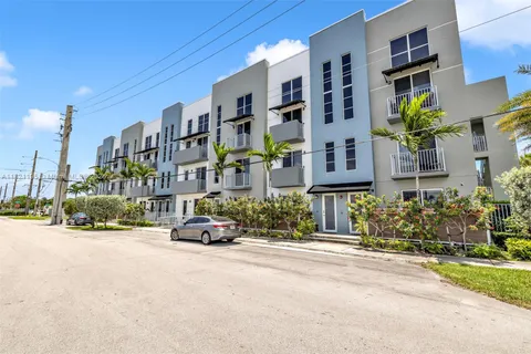410 NE 36th St # 10, Oakland Park FL 33334