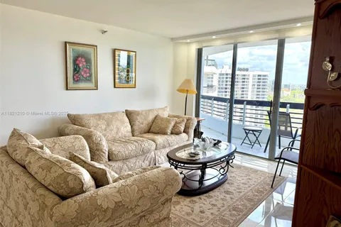 3530 Mystic Pointe Dr # 2108, Aventura FL 33180