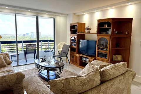 3530 Mystic Pointe Dr # 2108, Aventura FL 33180