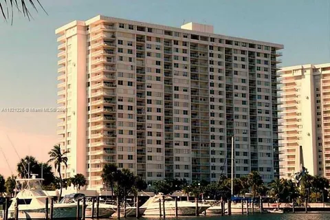 500 Bayview Dr # 1123, Sunny Isles Beach FL 33160