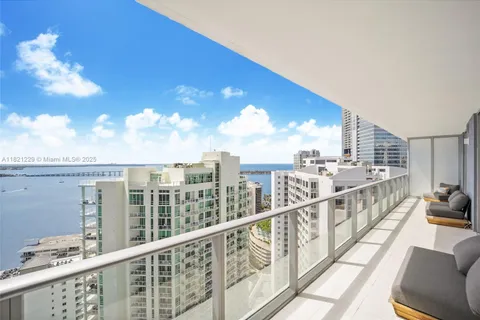 1300 Brickell Bay Dr # 3004, Miami FL 33131