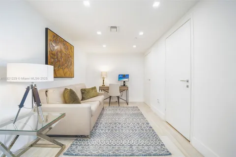 1300 Brickell Bay Dr # 3004, Miami FL 33131