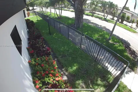 801 NE 10th St # 8, Hallandale Beach FL 33009