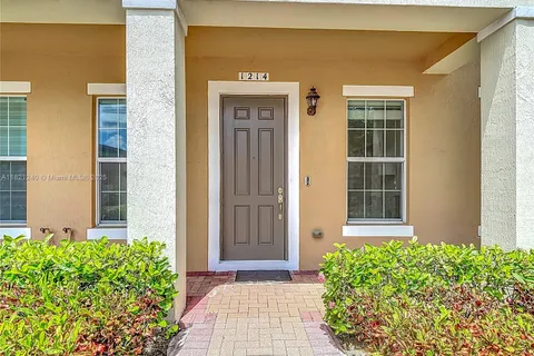 1214 SW 147th Ter, Pembroke Pines FL 33027