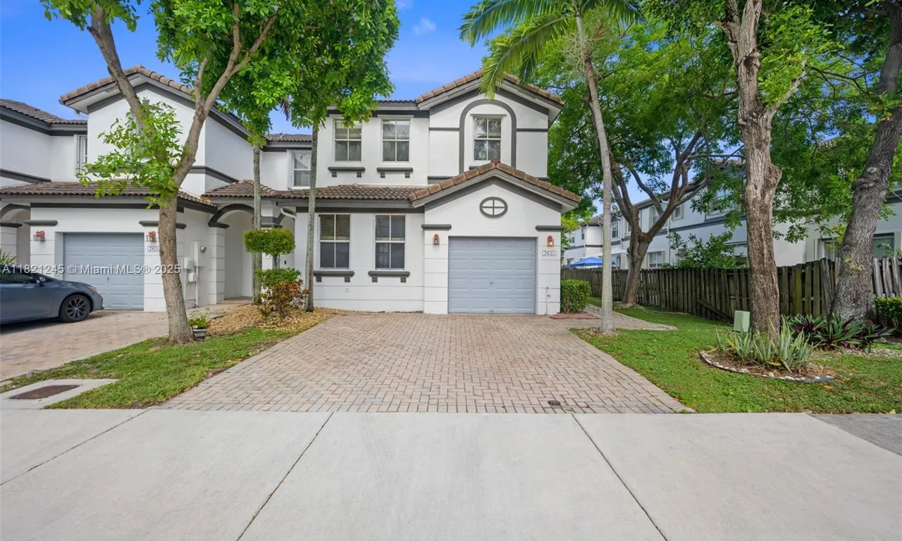 7633 NW 114th Path # 7633, Doral FL 33178