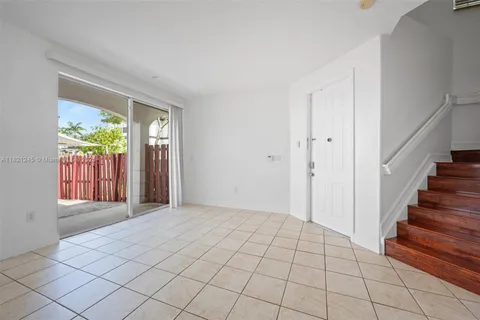 7633 NW 114th Path # 7633, Doral FL 33178