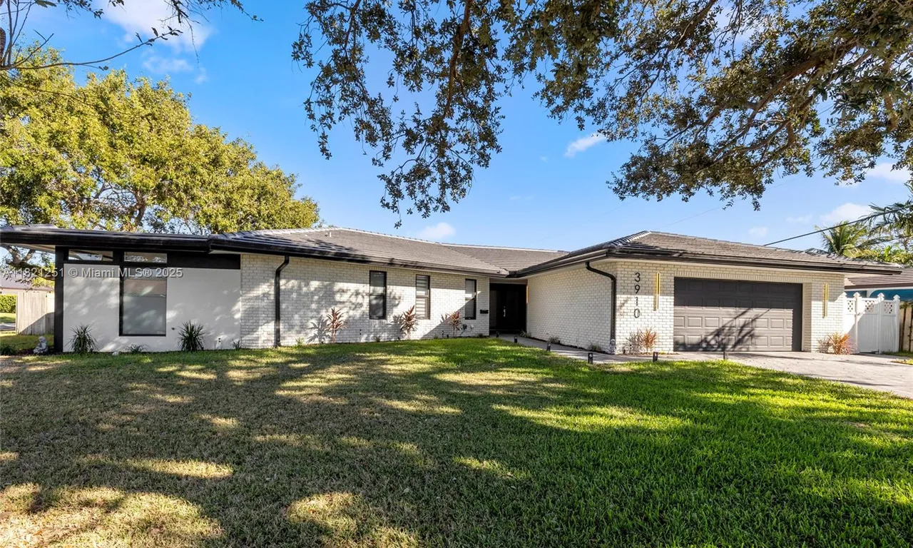 3910 NE 27th Ter, Lighthouse Point FL 33064