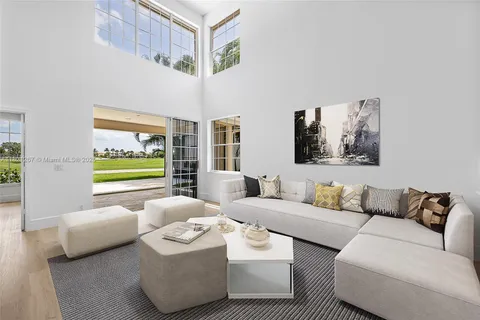 327 Eagleton Golf Dr, Palm Beach Gardens FL 33418