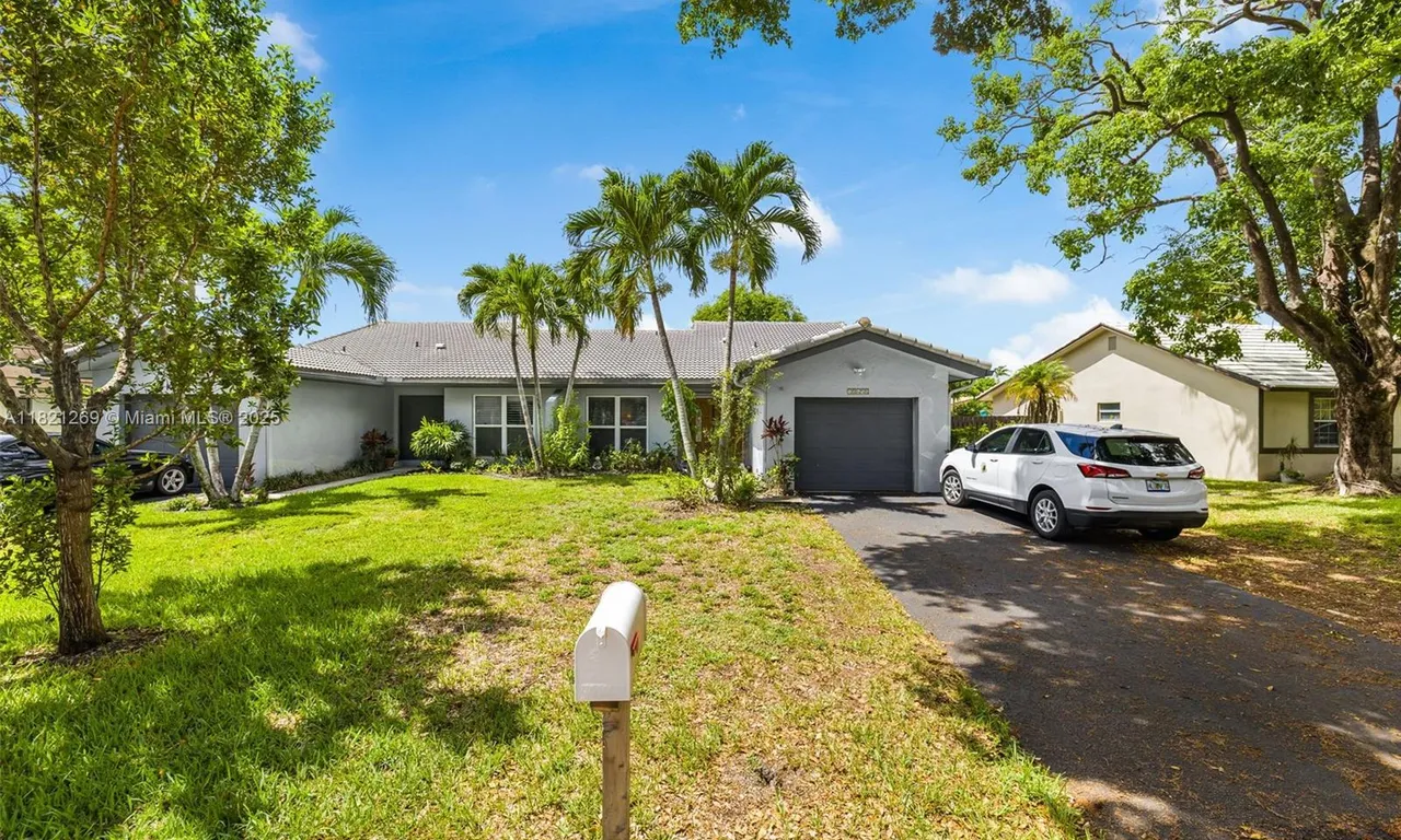 10650 NW 45th St, Coral Springs FL 33065