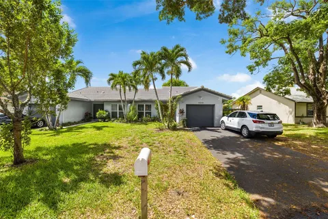 10650 NW 45th St, Coral Springs FL 33065