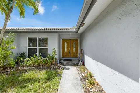 10650 NW 45th St, Coral Springs FL 33065