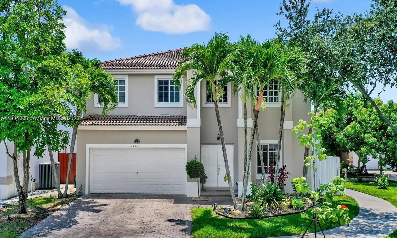 5343 NW 111th Ct, Doral FL 33178