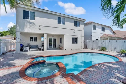 5343 NW 111th Ct, Doral FL 33178