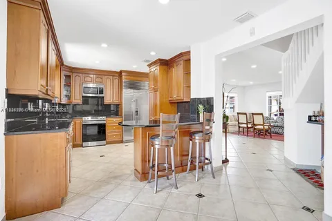 5343 NW 111th Ct, Doral FL 33178
