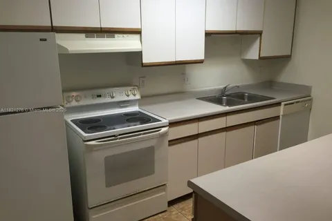 4055 W Mcnab Rd # H112, Pompano Beach FL 33069