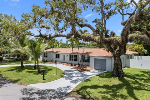 6250 SW 62 Pl, South Miami FL 33143