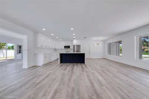 6250 SW 62 Pl, South Miami FL 33143