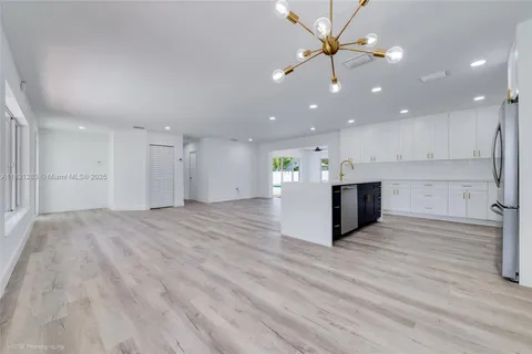 6250 SW 62 Pl, South Miami FL 33143