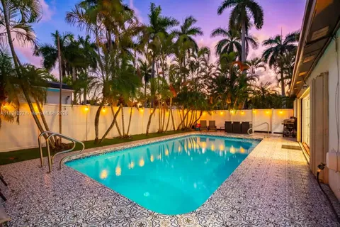 1244 Garfield St, Hollywood FL 33019