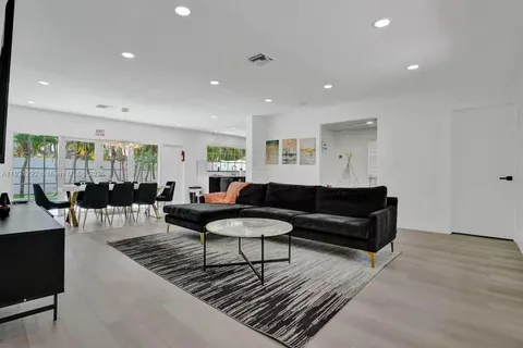 1244 Garfield St, Hollywood FL 33019