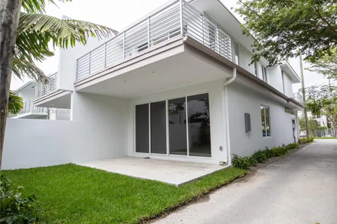 3374 Day ave # A, Miami FL 33133