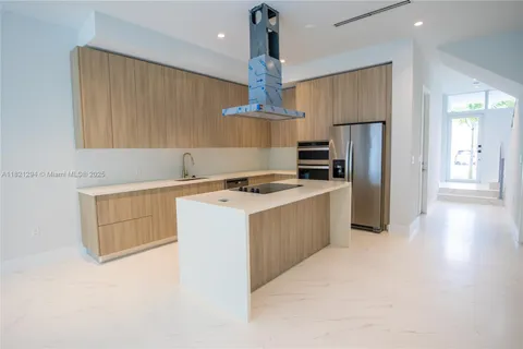 3374 Day ave # A, Miami FL 33133