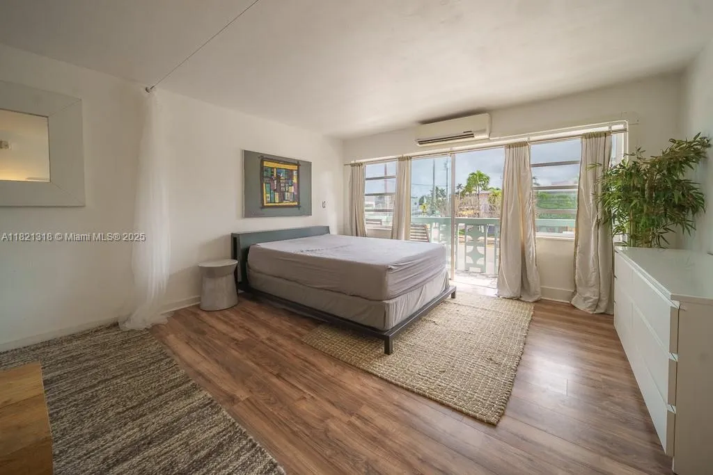 1100 11th St # 202, Miami Beach FL 33139
