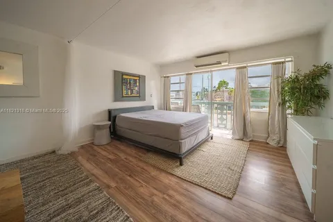 1100 11th St # 202, Miami Beach FL 33139