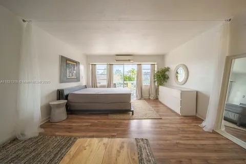1100 11th St # 202, Miami Beach FL 33139