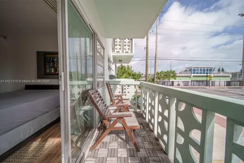 1100 11th St # 202, Miami Beach FL 33139