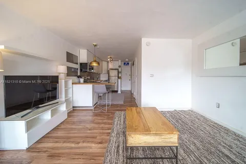 1100 11th St # 202, Miami Beach FL 33139