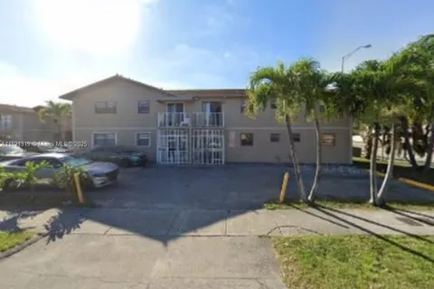 2560 W 60th St # 104, Hialeah FL 33016
