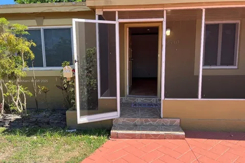 2510 Wiley St, Hollywood FL 33020