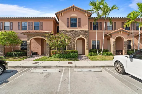 3507 W 89th Pl, Hialeah FL 33018