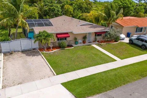 10833 SW 62nd Ter, Miami FL 33173