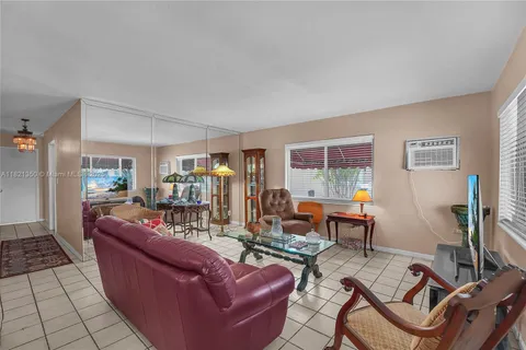 10833 SW 62nd Ter, Miami FL 33173