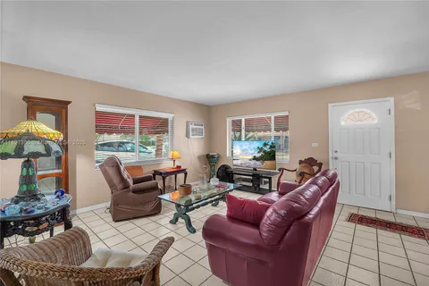 10833 SW 62nd Ter, Miami FL 33173