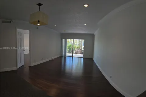 7900 Camino Cir # 15, Miami FL 33143