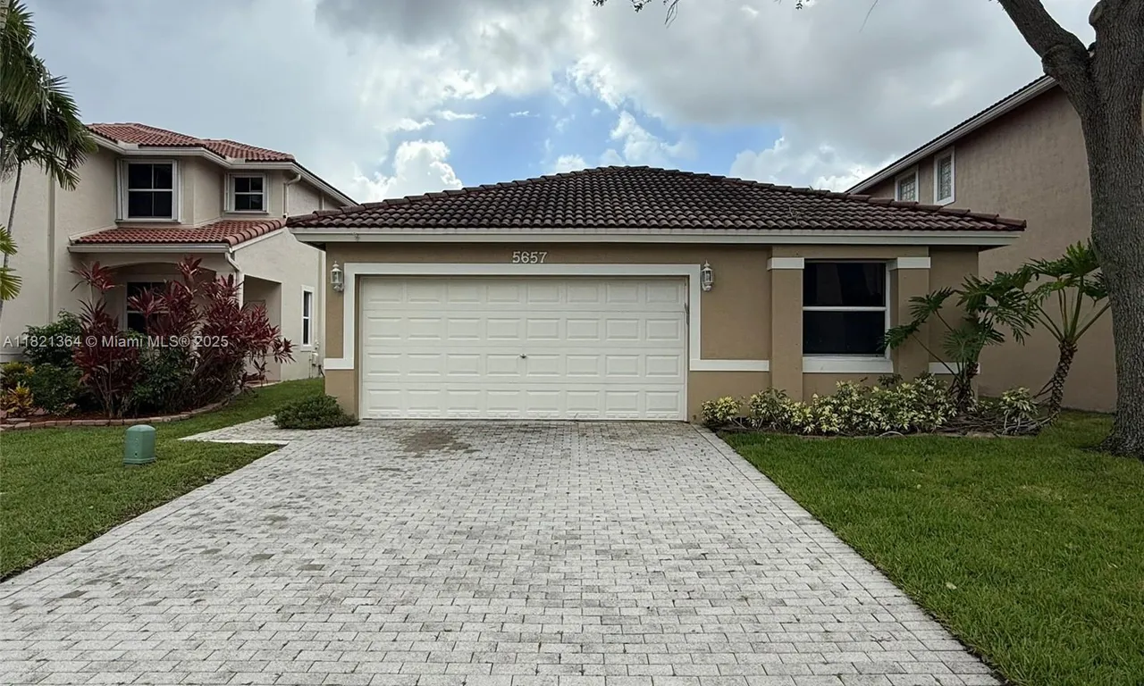 5657 NW 121st Ave, Coral Springs FL 33076